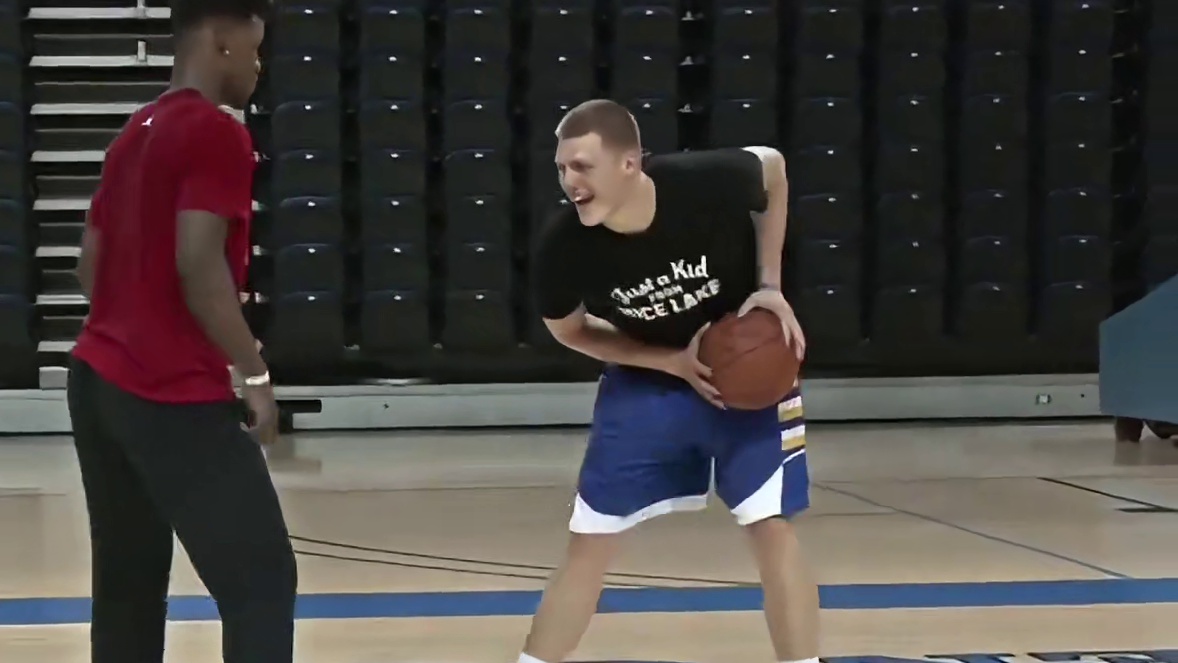 Ncaa球员亨利埃伦森VS巴特勒