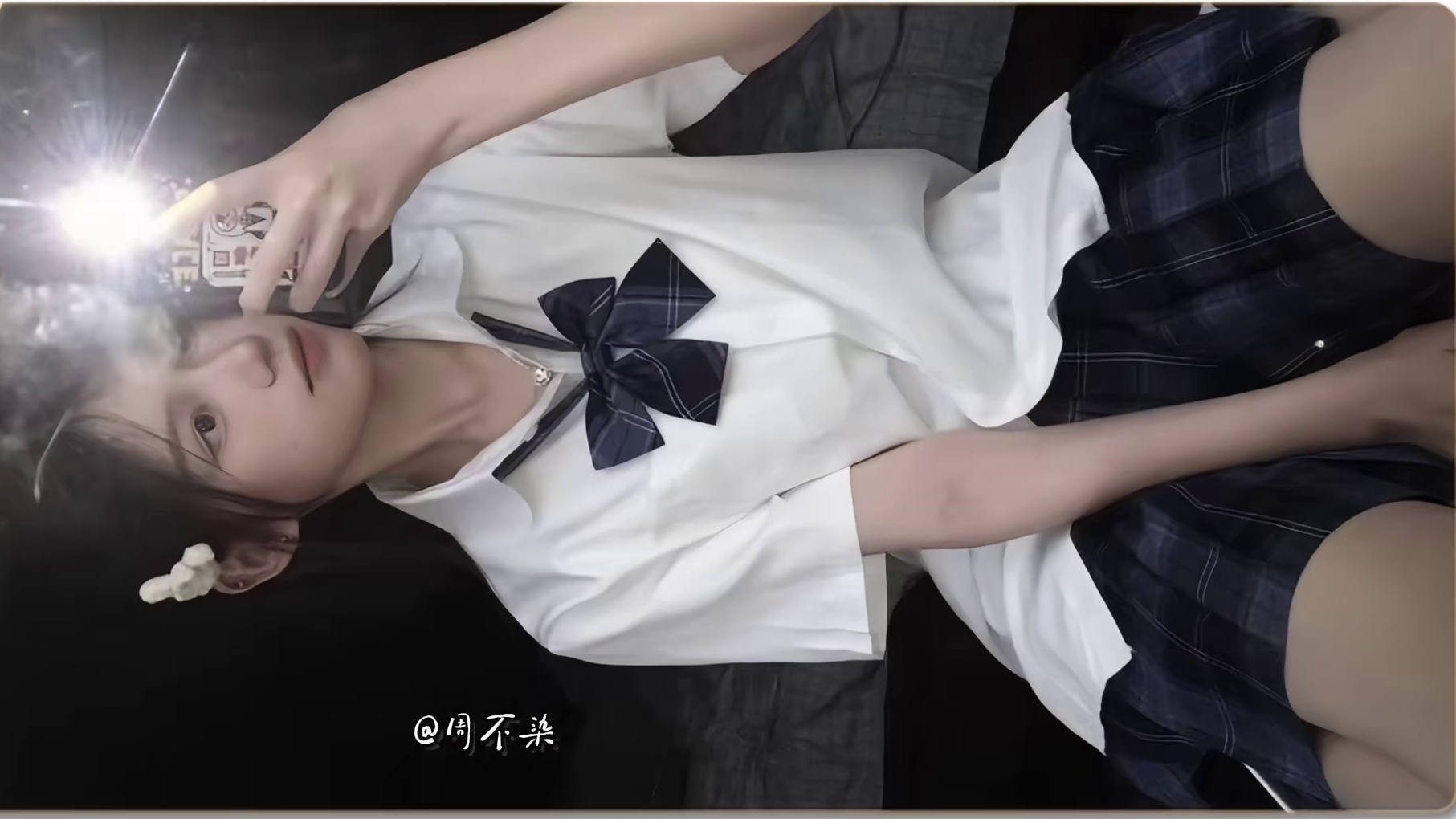 如果你也喜欢抬头看树 “树是天空的脉搏” “跳动在风的呼吸里”