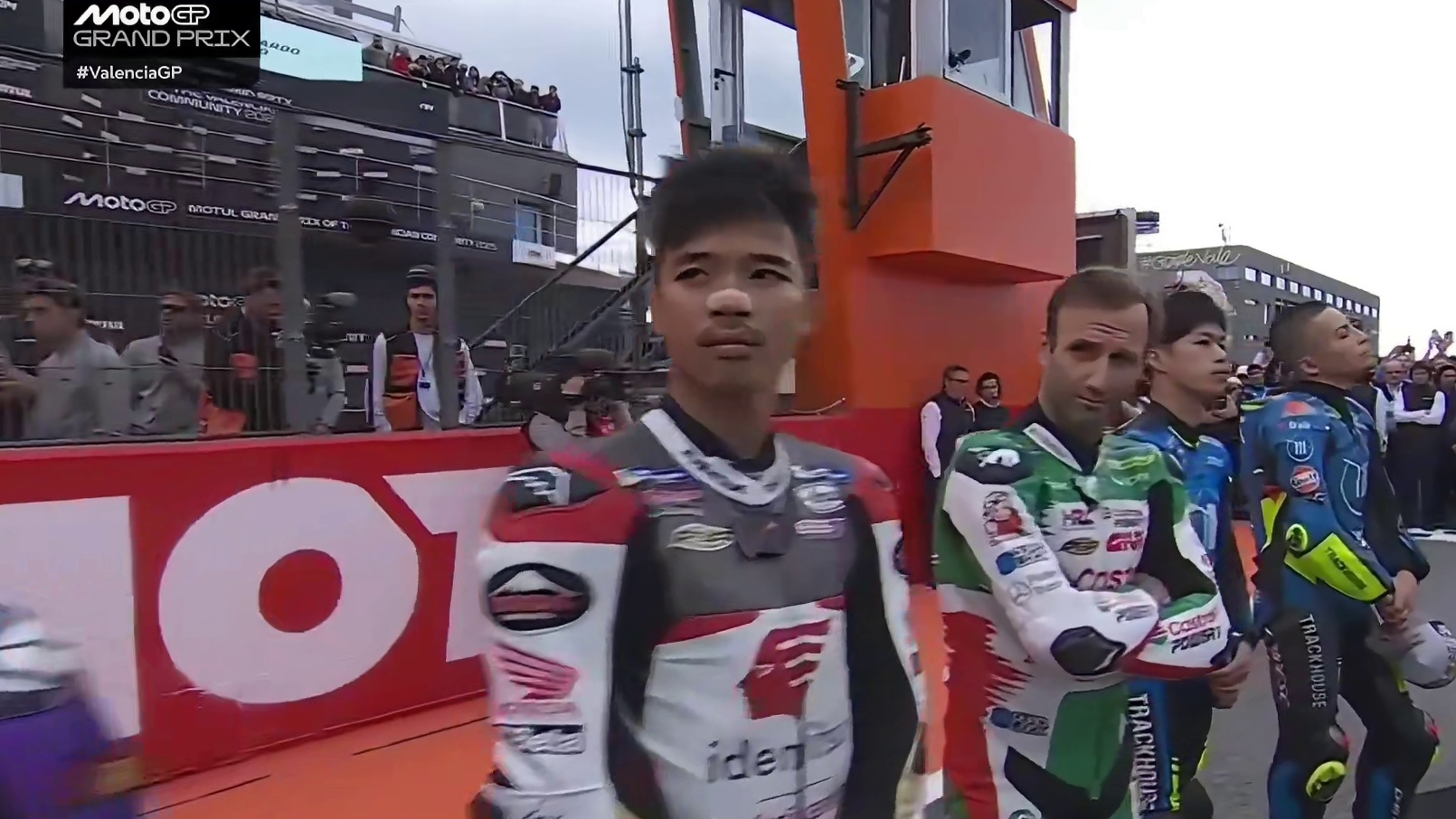 MotoGP2025最后一站瓦伦西亚站正赛 双双犁田，定风翼干飞了，最后缠斗绝杀，积分榜虽定了，比赛
