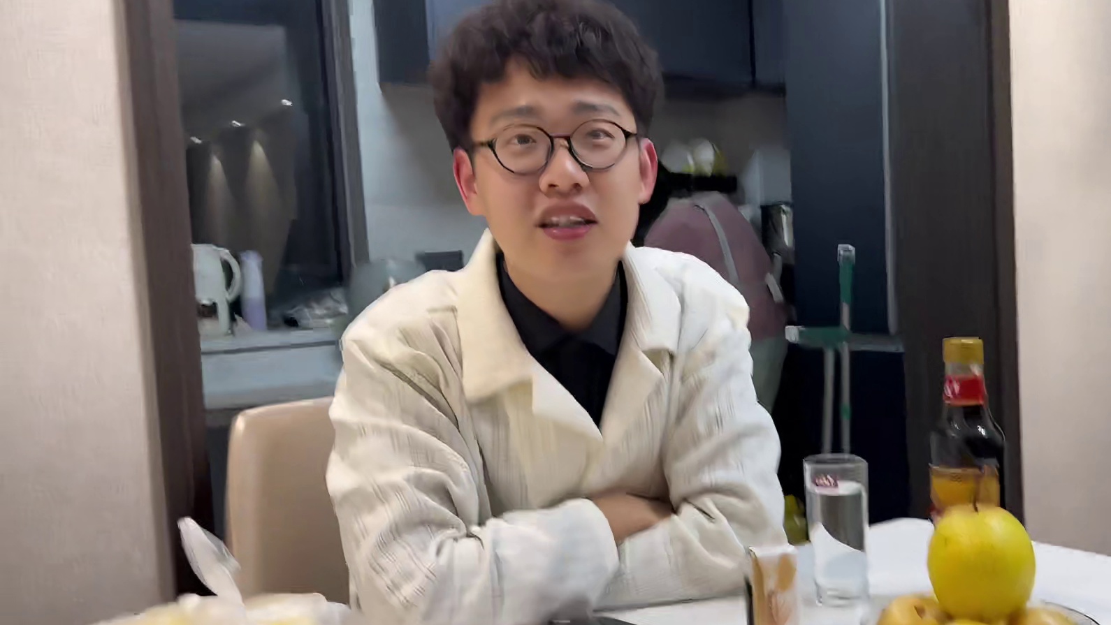 毕业去南方学点创业经验，第一站苏州！这阳澄湖大闸蟹也太大了