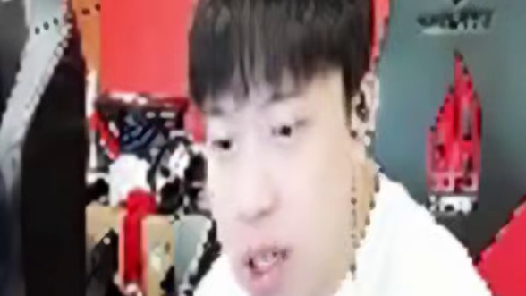 头一次见把个人竞技打成1V1的