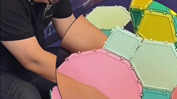 在教博会偶遇“大朋友”一枚