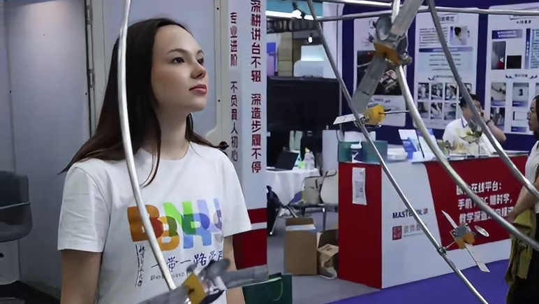 北师大留学生：在这里，我看到了中国的创新与活力，也看到了教育的世界性。教博会，让我更懂教育，更懂中国