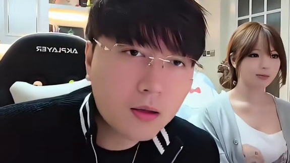 老钱风？戴个眼镜也要说我装？我开劳斯莱斯只是日常