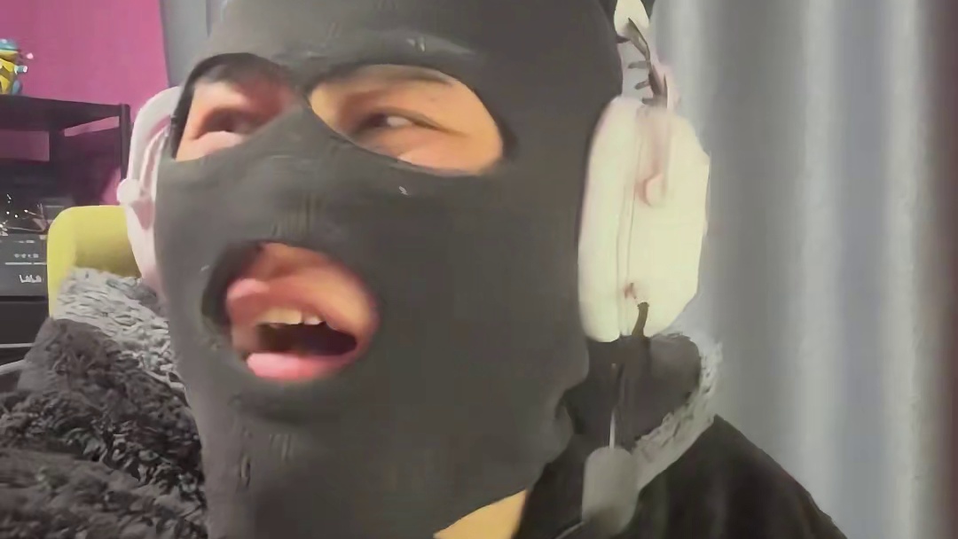 你难道三角洲打烦了不会去玩一把好玩的海克斯大乱斗吗？ 海克斯大乱斗 嚎万！