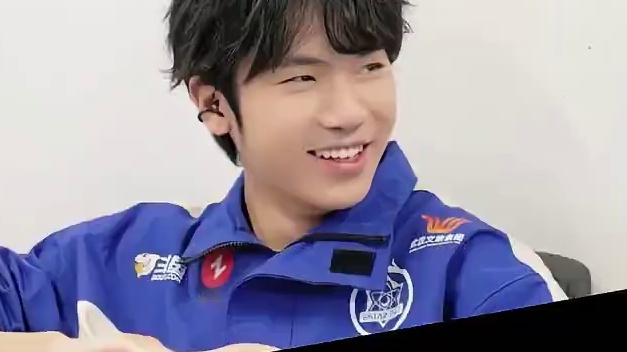 花海找一诺玩三角洲，被一诺说高攀不起