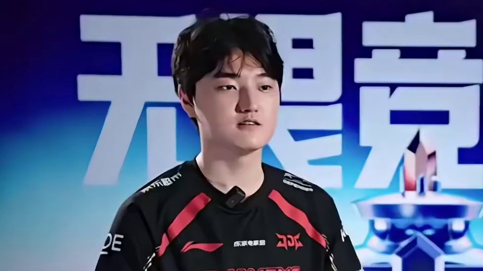 据SheepEsports，即将来到T1并代替Gumayusi位置的选手是——Peyz
