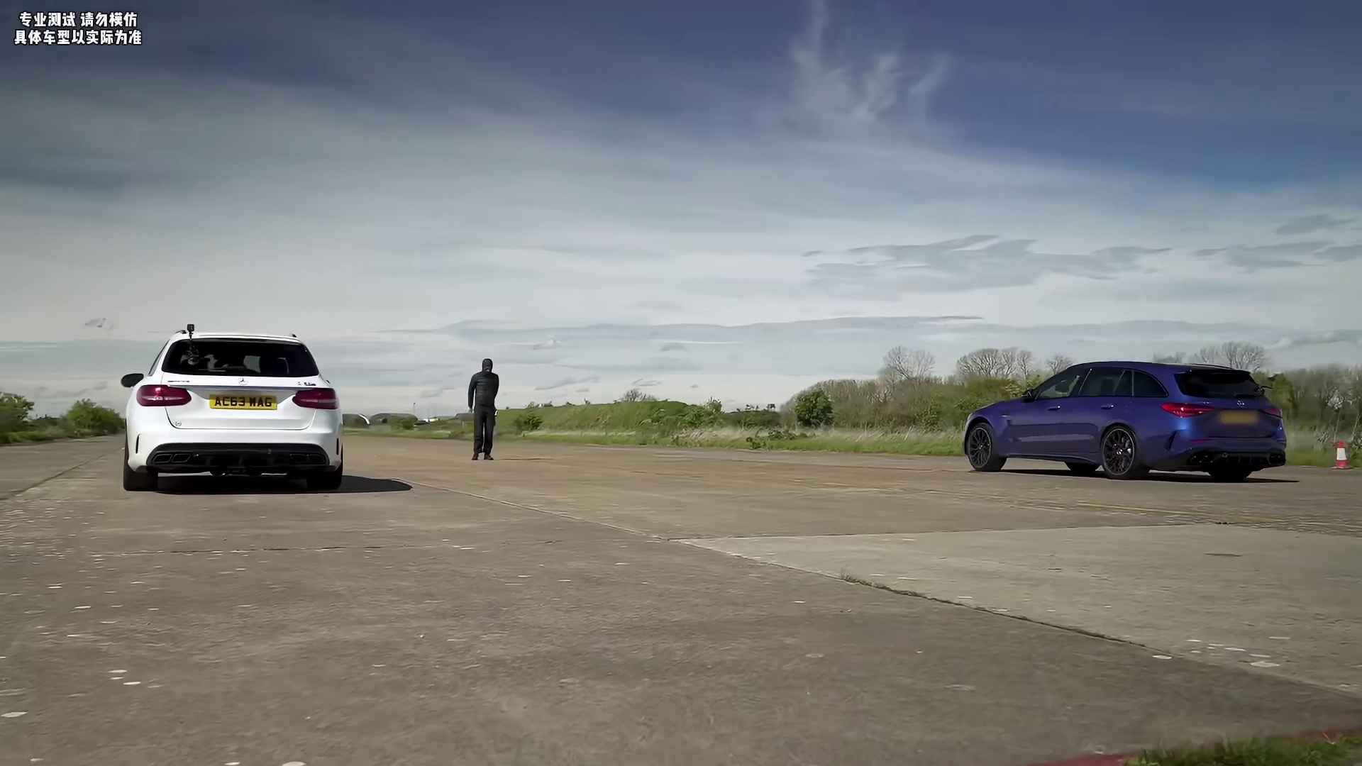 缸数越多越猛？四缸 VS 八缸性能车实测，看完直呼意外！