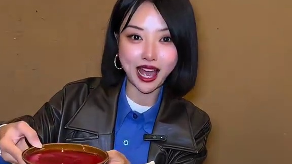 感谢锦江学院的学弟学妹们带路，花128吃了顿高品质火锅，就是这家宅巷门烂火锅