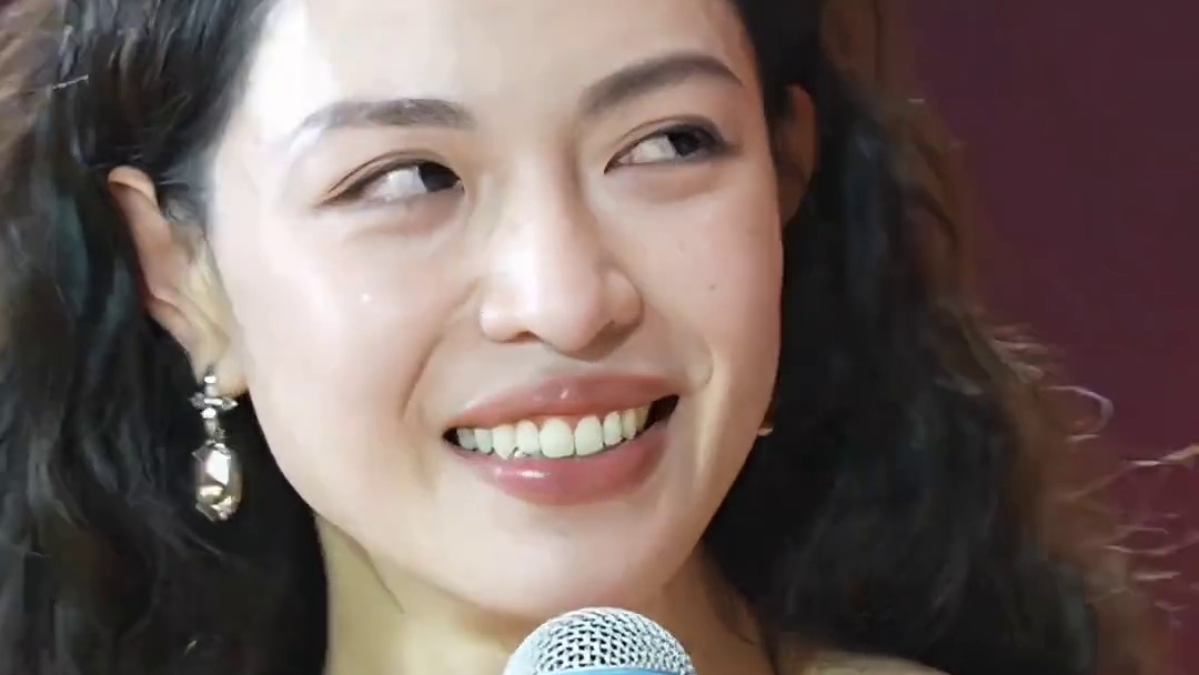 在 中，钟楚曦获得最佳女配角，发表获奖感言时，