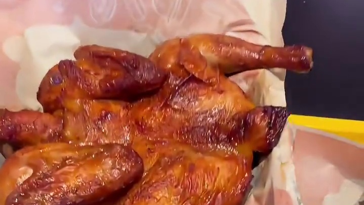 平果美味基周年庆活动，全鸡买一得三