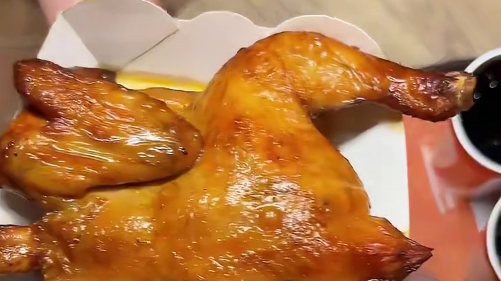 平果美味基周年庆活动，全鸡买一得三