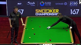 給機會都不中用，丁俊暉超分球瘋狂秀翻袋，球迷：真是全面碾壓！