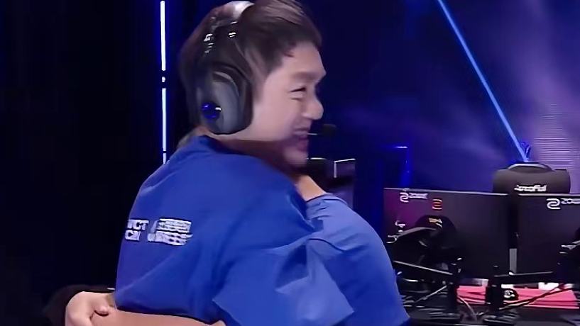 恭喜絕對(duì)不E 奪得解說(shuō)主持杯總冠軍