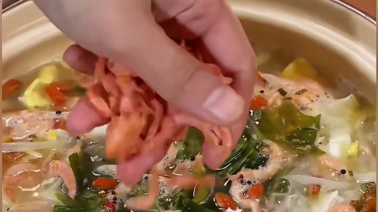 这是真实发生在海面上的离奇一幕……