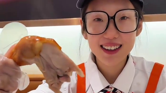 美味基周年庆活动，全鸡买一得三