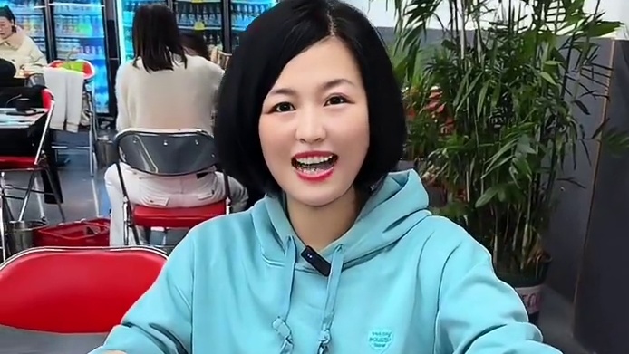 想实现海鲜自由，就来海东东海鲜火锅工厂吧！来到这里就象逛海鲜市场一样，吃的又便宜又划算又新鲜