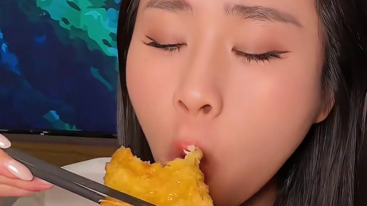 终于吃到近期很火的烤大鱿鱼了