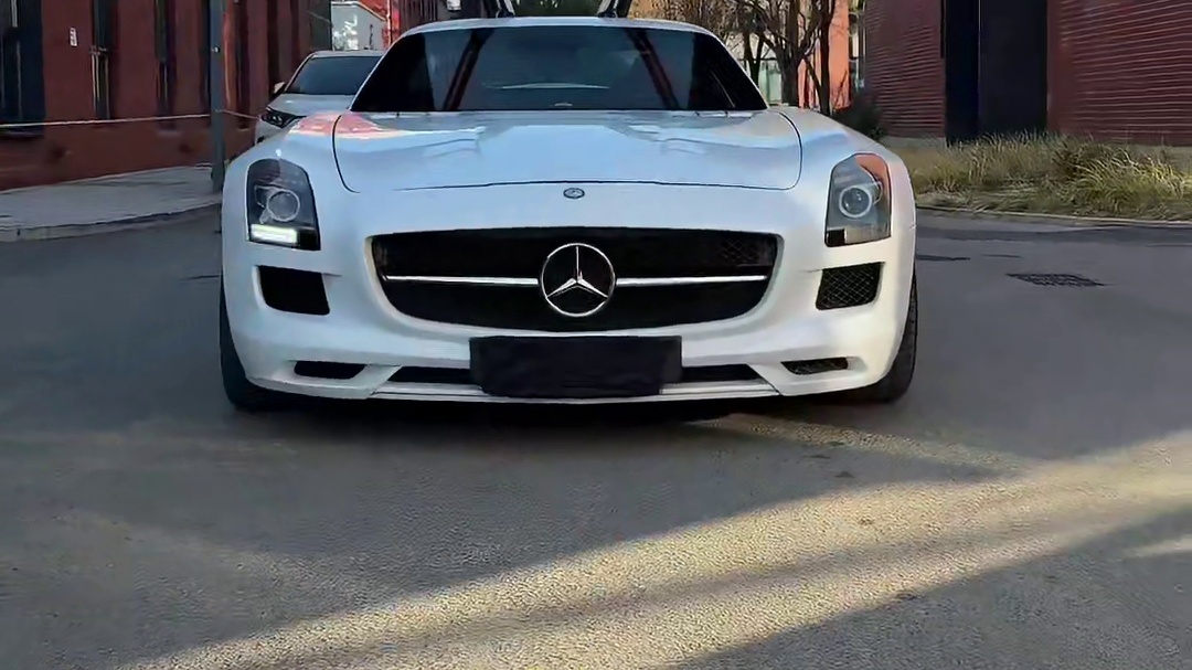 奔驰SLS AMG，我怎么感觉这应该是哥哥的专属座驾？