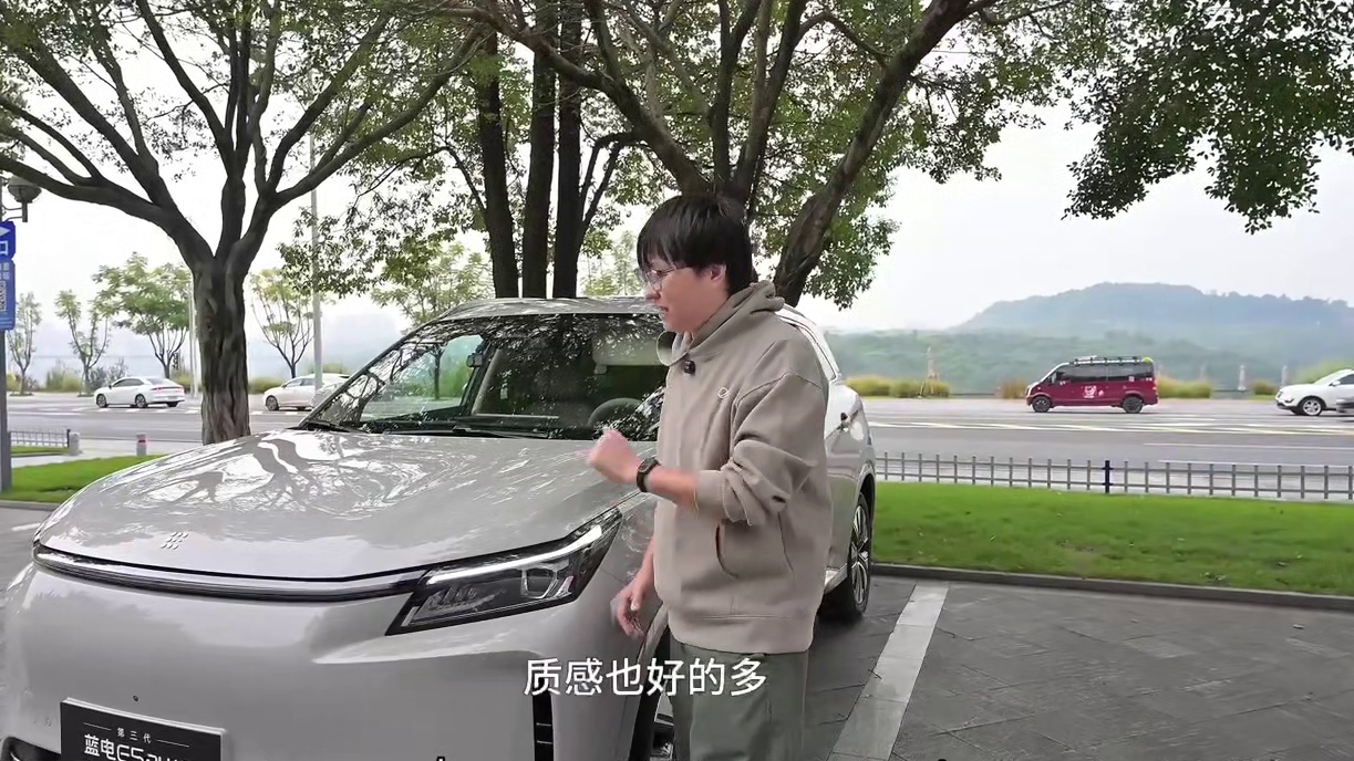 第三代蓝电E5 PLUS：全时四驱！试驾动态超长分享！ 总结： 1.四驱无论是安全性还是动力上都比前
