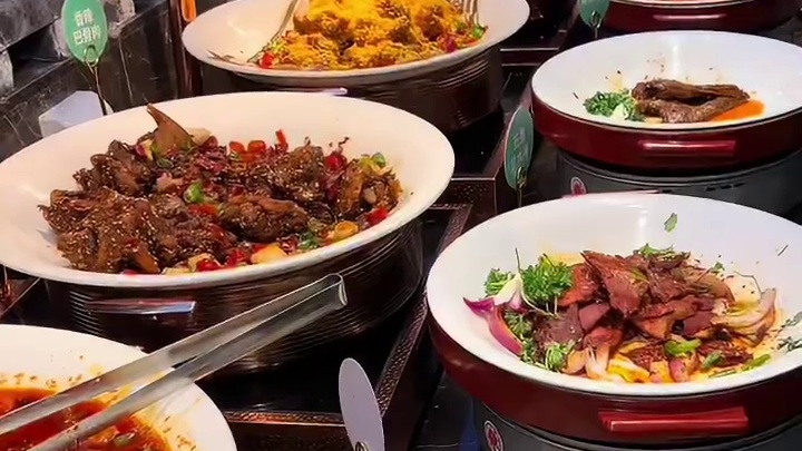 东坡万达4楼焰江山海鲜牛排烤肉自助放大招了，两位数的价格吃到扶墙出