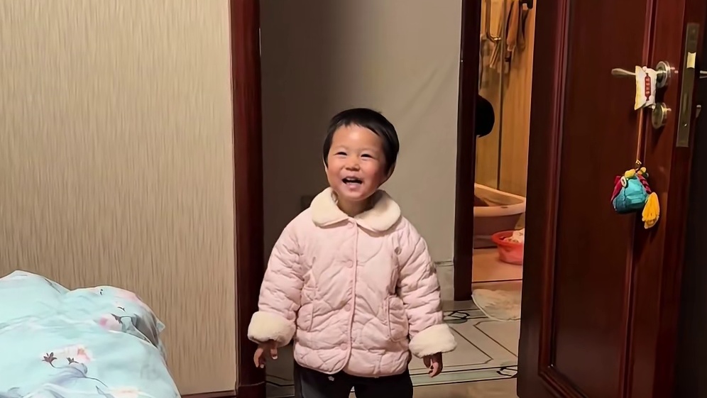 我家老大和老二吵起来了 吵的老凶了