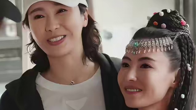 黎姿好久不出来却来给张柏芝探班