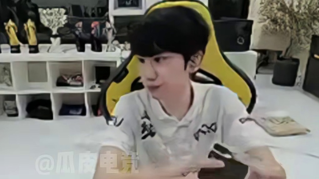 Doinb在直播中谈及小草包不打训练赛