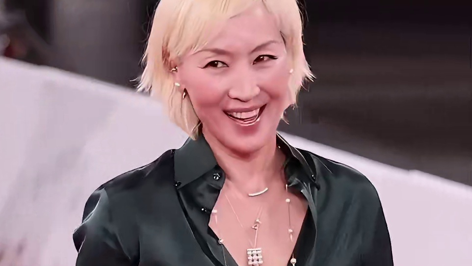 62岁李慧英穿搭颜值状态