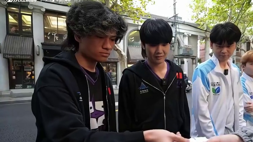 不服上号第六期！由真奇喵带各位选手来到上海，进行Citywalk大挑战！全新帅气造型的Mikey，大