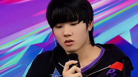 随着大师赛的落幕，我们采访了选手Mikey，谈起RA在大师赛的磕磕绊绊，Mikey不由得黯然神伤，希