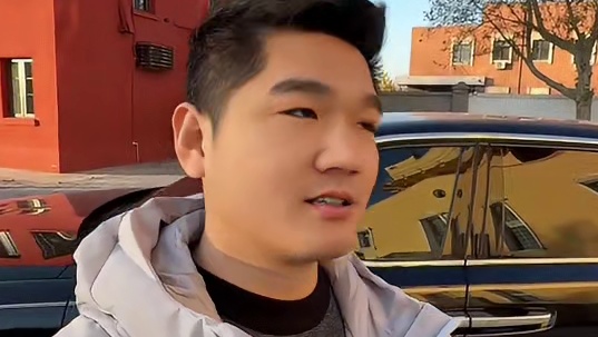 劳斯莱斯古斯特三代，婚庆行业拉近了我们和劳斯莱斯的距离，但实际上它离我们是遥不可及。