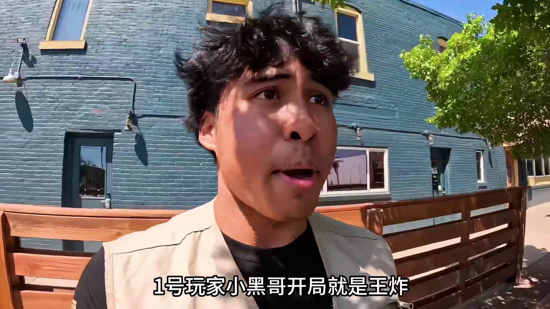 极限捉迷藏大赛，10名玩家藏匿在公园里，获胜者将赢得5万美刀的奖励。