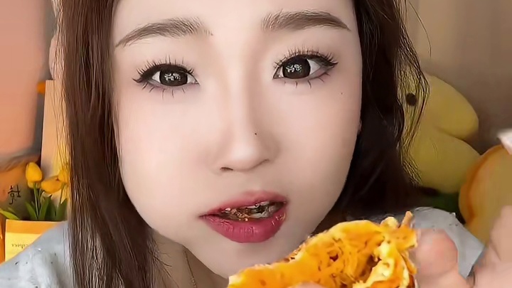 这个贝果是我最近的爱！！！！馅嘎嘎足！配料干净！一个算下来价格真的合适！ 鸡纵菌德肠贝果：100g