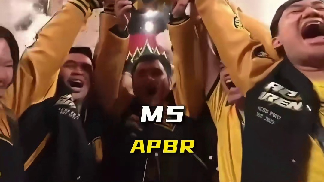 天下英雄如过江之鲫，是旧王登基还是新王加冕？