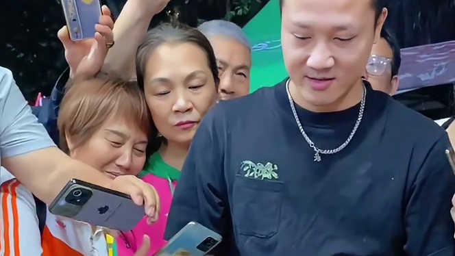 湖南帅哥打破八戒的记录，拿走500元现金