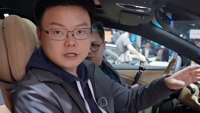 20万纯电D级旗舰轿车 广汽丰田铂智7亮相