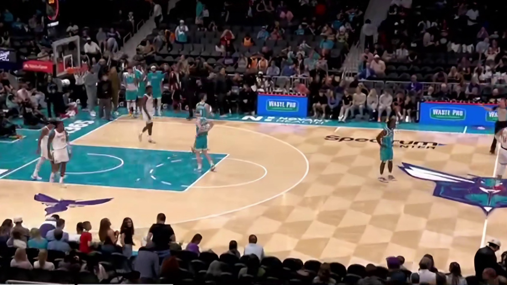 创队史纪录！哈登单节27分&全场狂砍55分，快船结束3连败