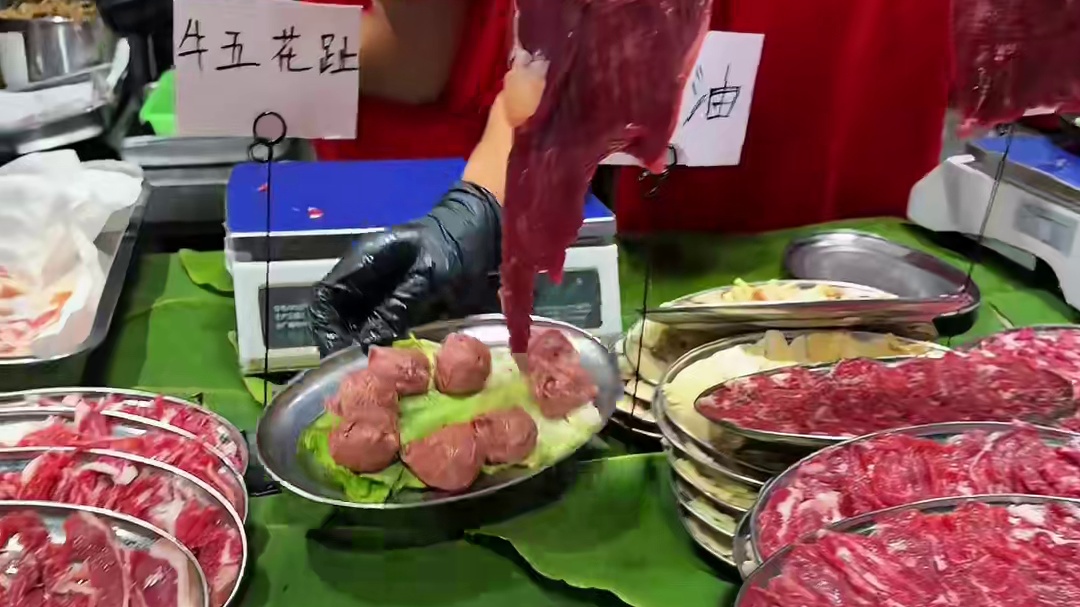 好喜欢南宁巷子里的烟火气美食！！有点难找，但真的巨巨好吃！！