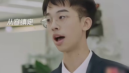 原本八位实习生一起辩论，可到最后就只剩这两大神在互怼了！