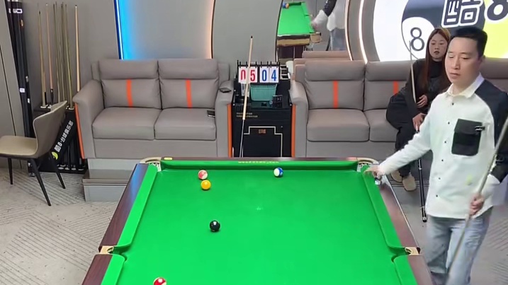 在方寸球桌上，规划最优路线完成清台