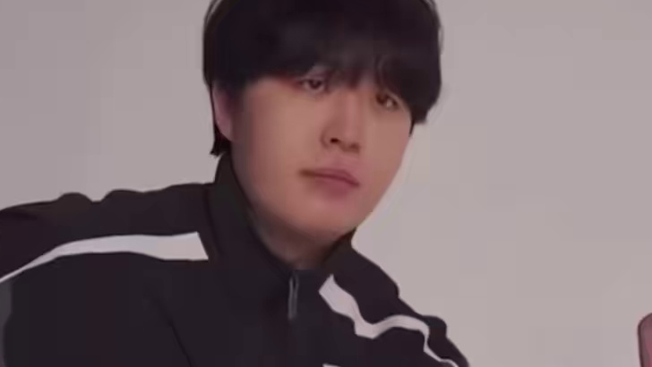 TES官宣Kanavi离队 下赛季跟Homme一起加入HLE，大家觉得他为世界赛是尽忠吗？