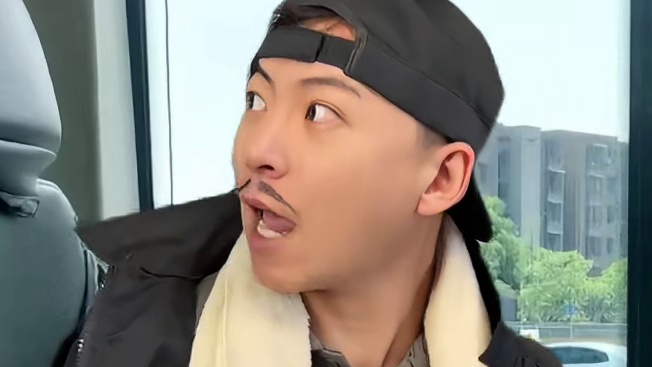 班可以不上 但热闹不能不看～  ​