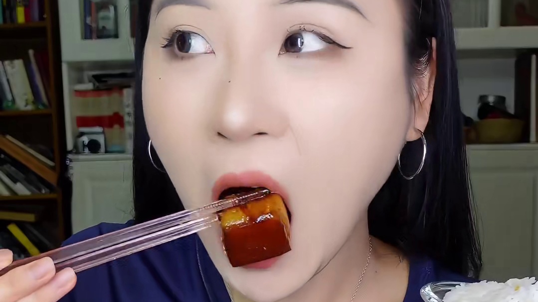 稀溜耙糯红烧肉、糖醋荷包蛋、油爆茄子，自己做的家常菜就是香