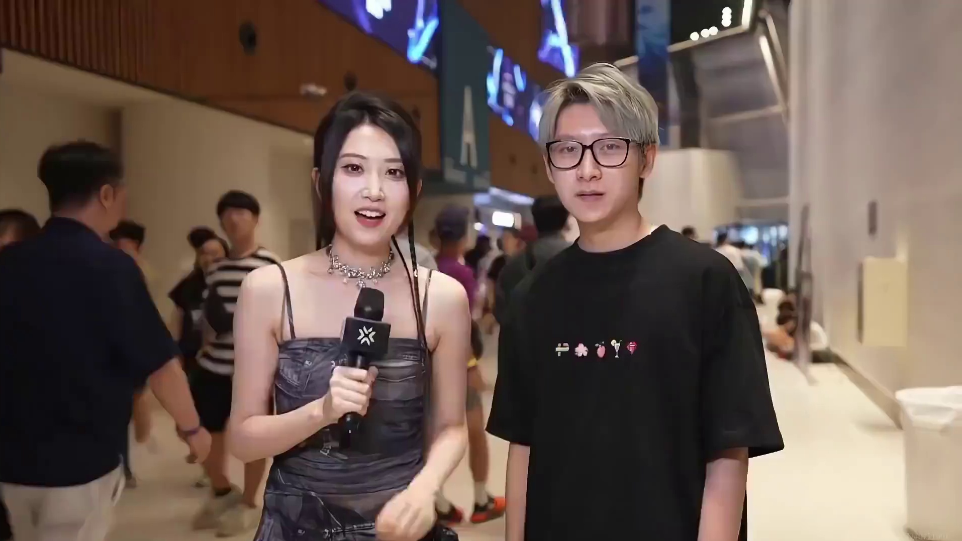 牛人苏弟采访名场面，唯嘉当场绷不住