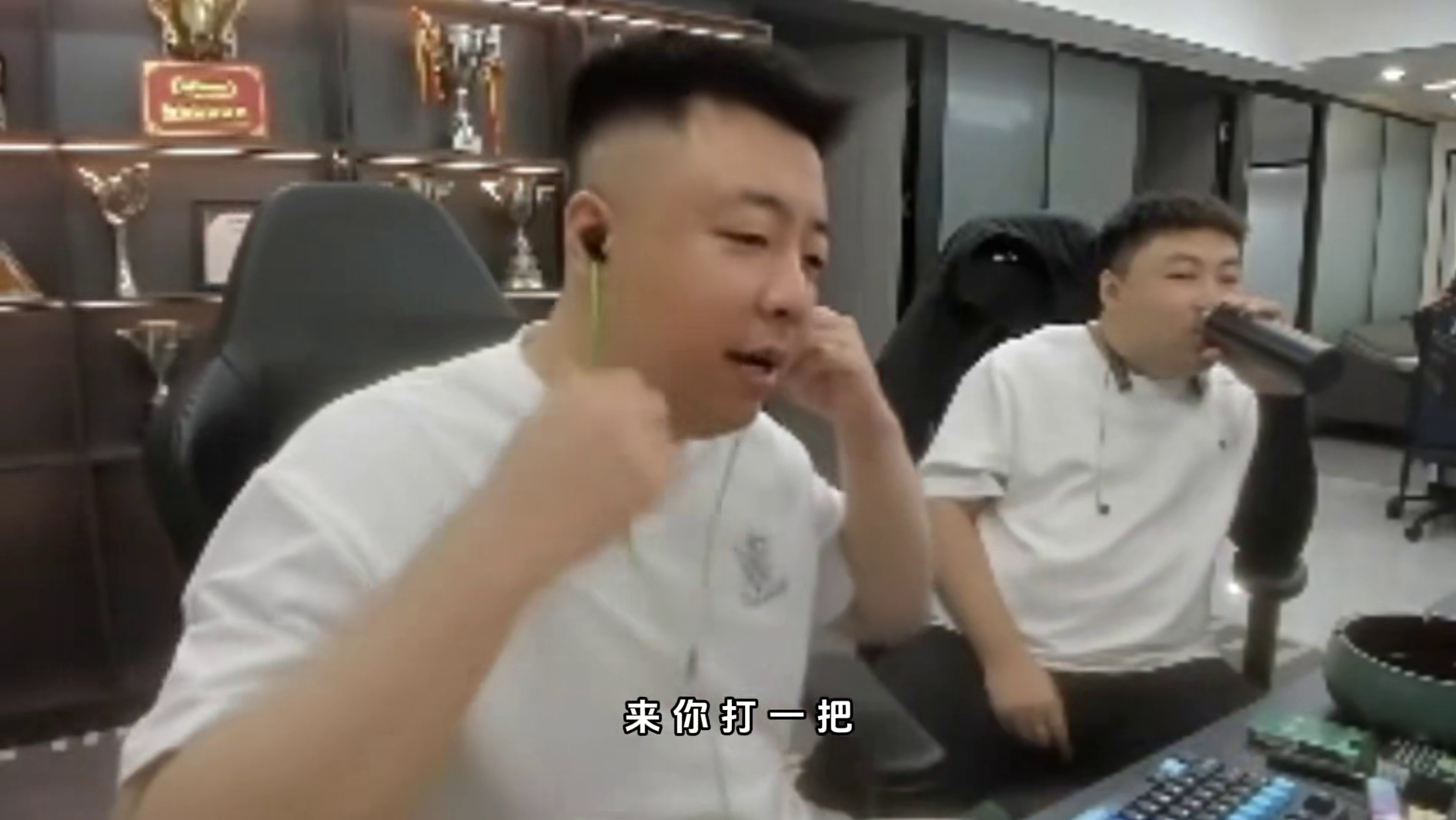 大鱼：屏幕前的家人们，你们觉得我能活下来吗