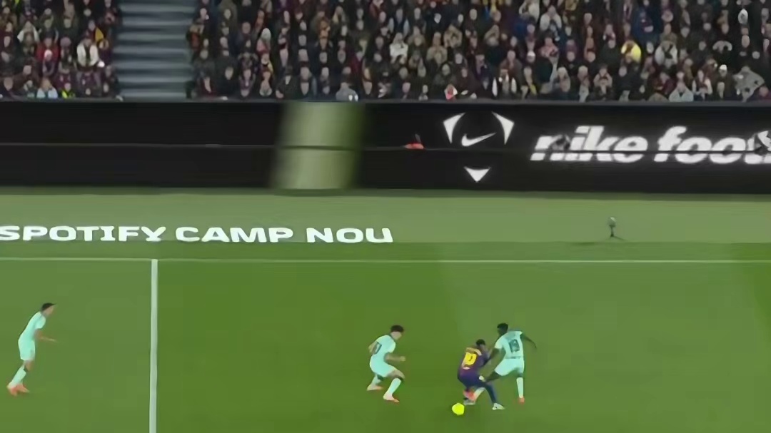 疯起来连自己人都过！马尔中路连续摆脱4人防守送出