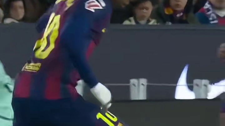 亚马尔中路连续突破4人围堵送妙传，费兰梅开二度，大胜对手！#足球