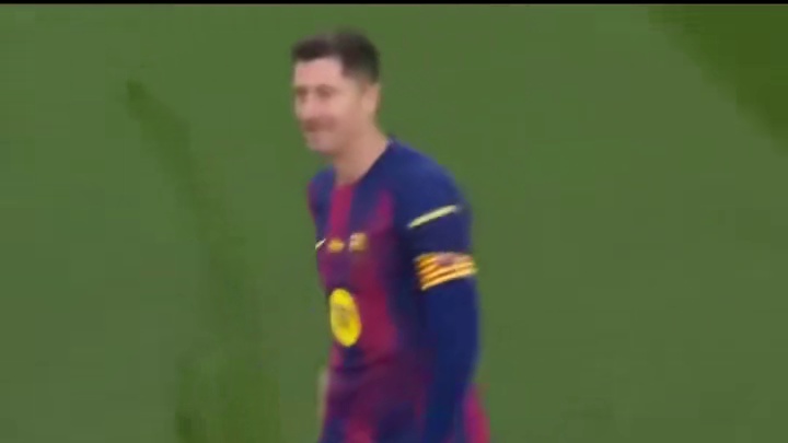 5分钟莱万进球，这也太帅了