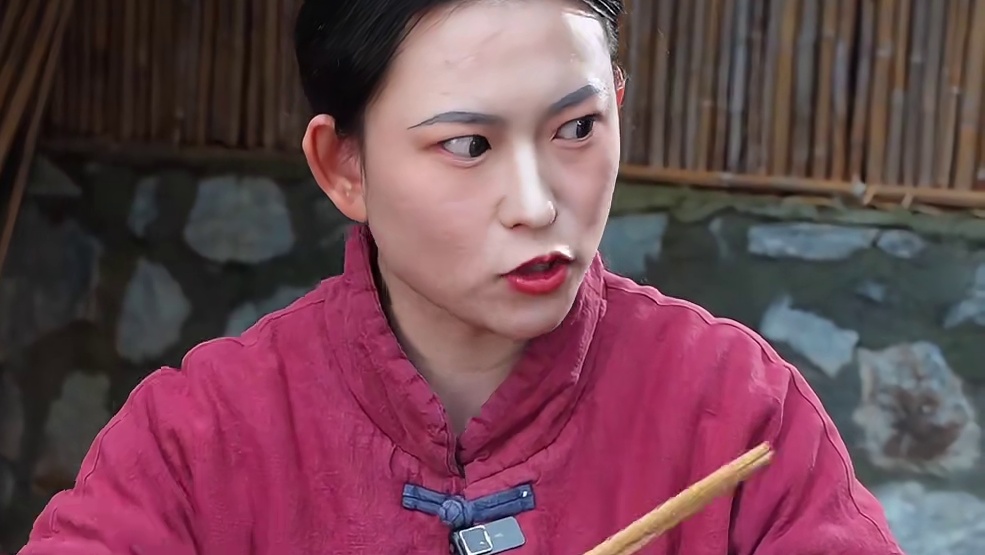 三个各怀心思的女人在乡下猜盲盒！